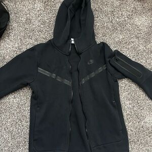 Black Nike Tech Small